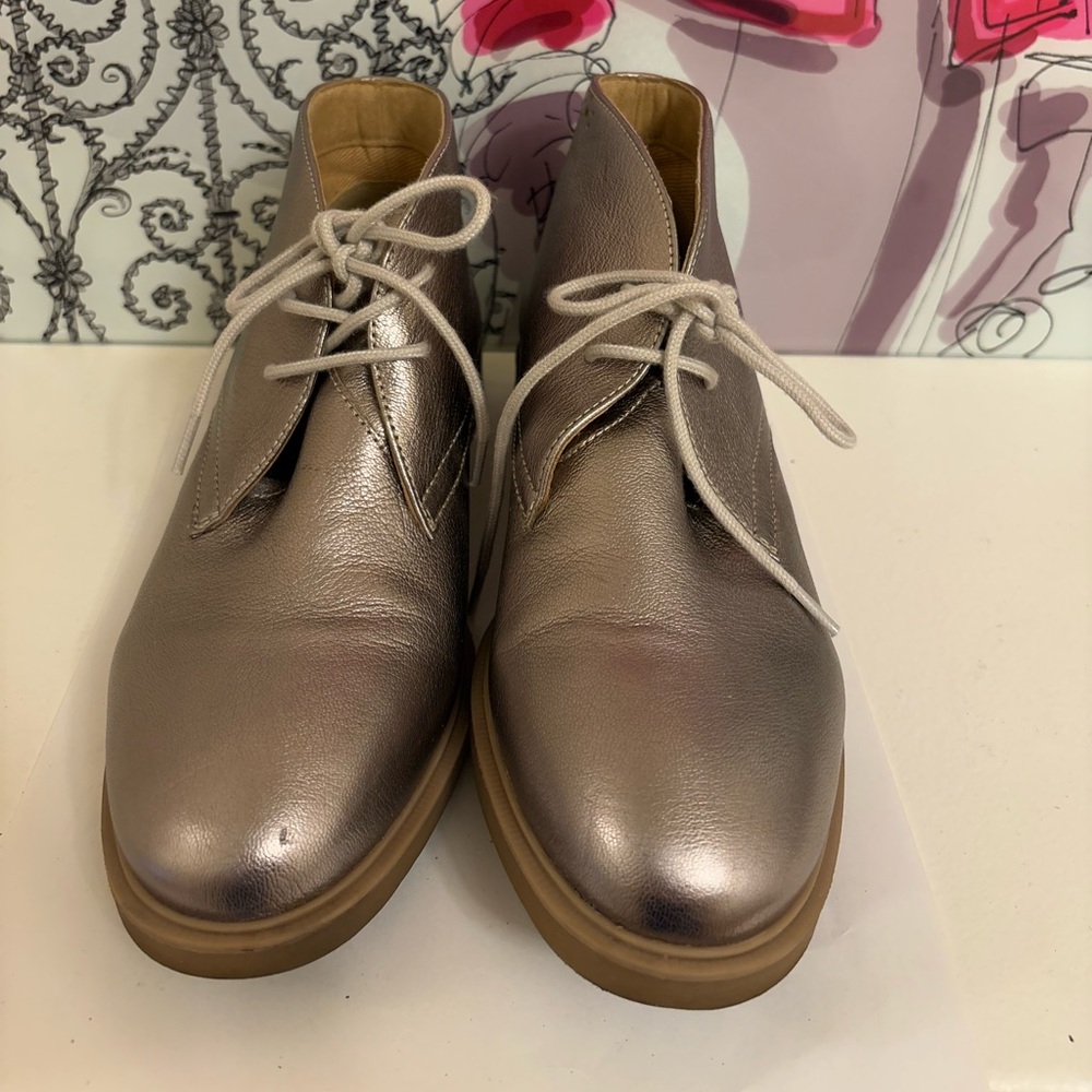 Hush Puppies Champagne Metallic Leather Chukka Boots - Women's Size 7
